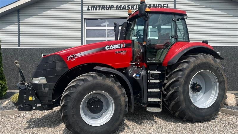 Case IH Magnum 370 CVX Med fronlift - Traktor: obrázek 1 Case IH Magnum 370 CVX Med fronlift - Traktor: obrázek 1