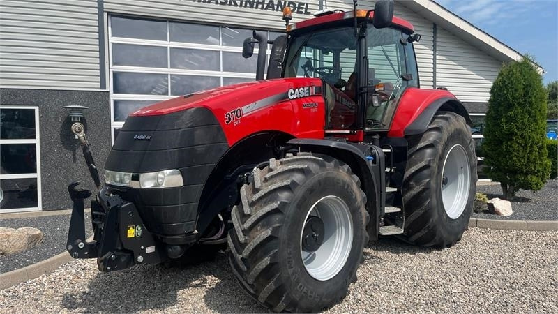 Case IH Magnum 370 CVX Med fronlift - Traktor: obrázek 3 Case IH Magnum 370 CVX Med fronlift - Traktor: obrázek 3