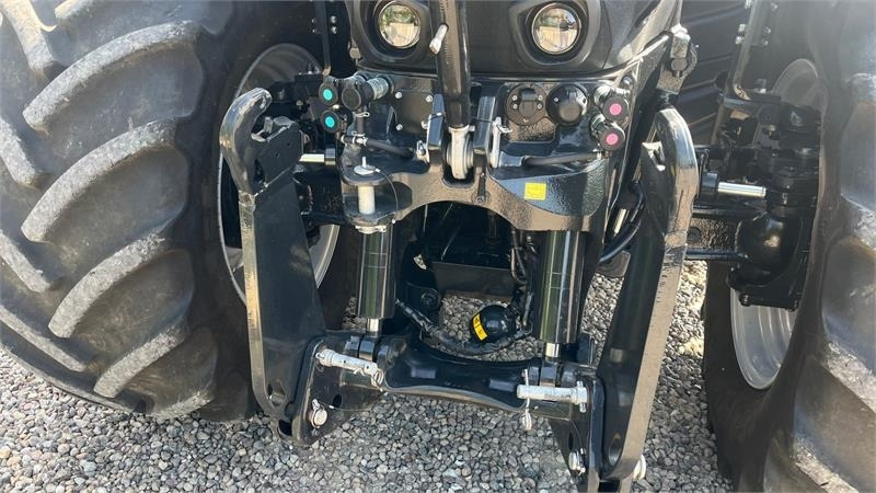 Case IH Optum 300 CVX AFS Connect med frontlift og SafeGua - Traktor: obrázek 4 Case IH Optum 300 CVX AFS Connect med frontlift og SafeGua - Traktor: obrázek 4