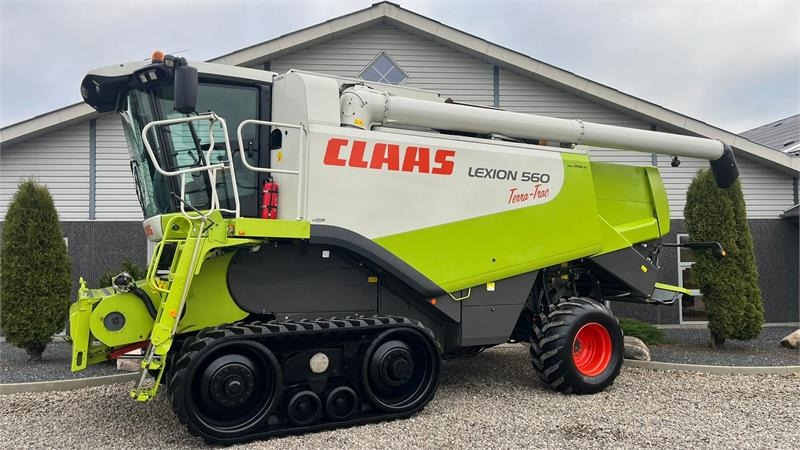 Claas LEXION 560 Med ny bælter og 4wd - Sklízecí mlátička: obrázek 1 Claas LEXION 560 Med ny bælter og 4wd - Sklízecí mlátička: obrázek 1