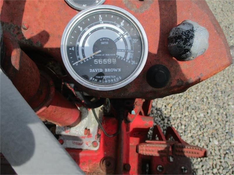 Traktor David Brown 950 Motor sidder fast: obrázek 7