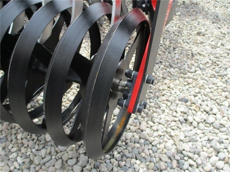 Dexwal Mamut 4 m med v-rings pakker og 560 mm tal - Talířové brány: obrázek 4 Dexwal Mamut 4 m med v-rings pakker og 560 mm tal - Talířové brány: obrázek 4