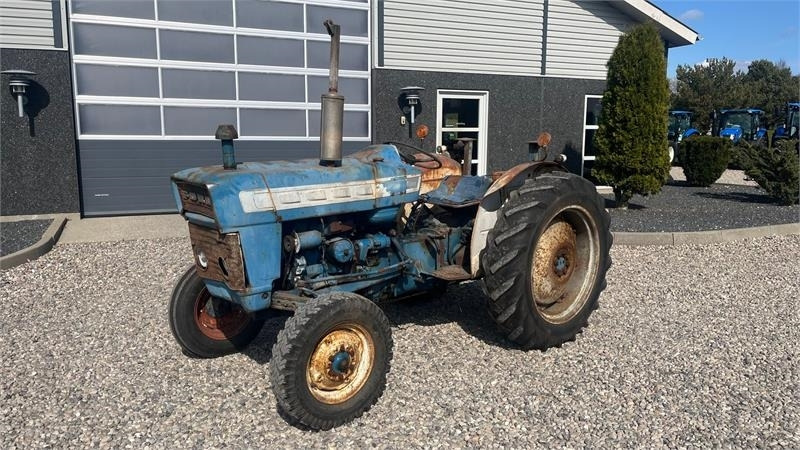 Ford 3000 - Traktor: obrázek 2 Ford 3000 - Traktor: obrázek 2