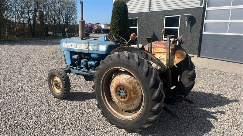 Ford 3000 - Traktor: obrázek 3 Ford 3000 - Traktor: obrázek 3
