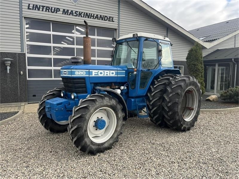 Traktor Ford 8210 En rigtig velholdt klassiker med tvillinghjul: obrázek 7