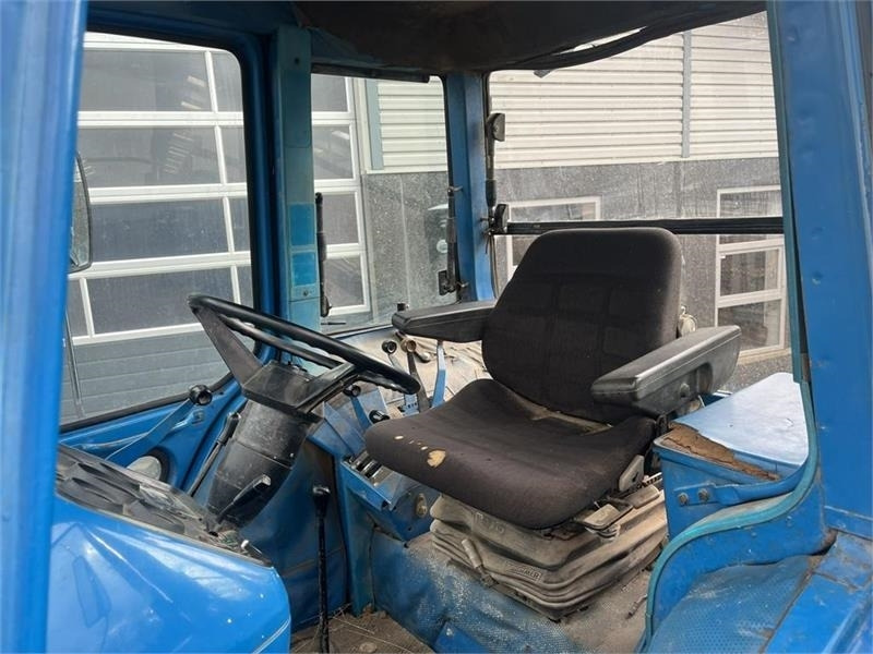 Traktor Ford 8210 En rigtig velholdt klassiker med tvillinghjul: obrázek 6