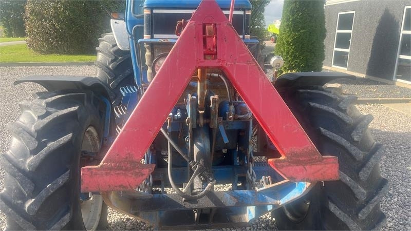 Ford 8210 Force II Med frontlift - Traktor: obrázek 4 Ford 8210 Force II Med frontlift - Traktor: obrázek 4