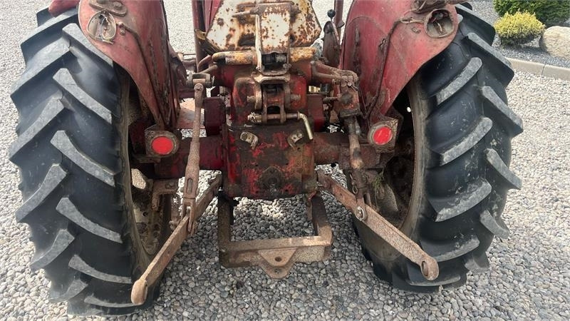 IH 434 - Traktor: obrázek 4 IH 434 - Traktor: obrázek 4