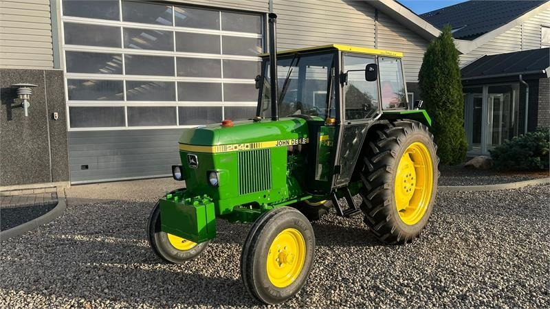 John Deere 2040 Med nye dæk hele vejen rundt - Traktor: obrázek 2 John Deere 2040 Med nye dæk hele vejen rundt - Traktor: obrázek 2