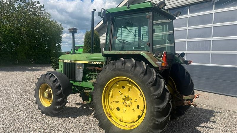 John Deere 3040 SG2 - Traktor: obrázek 3 John Deere 3040 SG2 - Traktor: obrázek 3