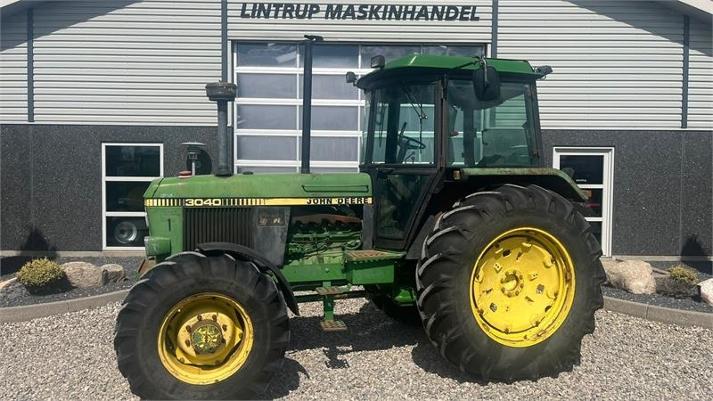 John Deere 3040 SG2 - Traktor: obrázek 1 John Deere 3040 SG2 - Traktor: obrázek 1