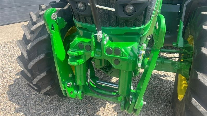John Deere 6135R Krybegear, frontlift, TLS Affjedret foraksel - Traktor: obrázek 4 John Deere 6135R Krybegear, frontlift, TLS Affjedret foraksel - Traktor: obrázek 4