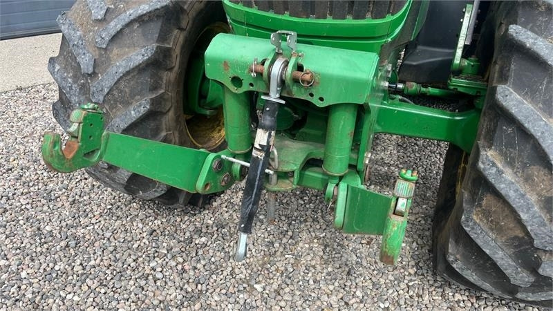 John Deere 6170R AutoPower med frontlift - Traktor: obrázek 4 John Deere 6170R AutoPower med frontlift - Traktor: obrázek 4