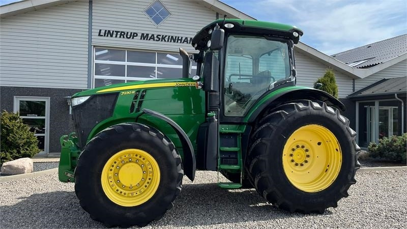 John Deere 7230R Med frontlift. Stor stærk traktor til små pe - Traktor: obrázek 1 John Deere 7230R Med frontlift. Stor stærk traktor til små pe - Traktor: obrázek 1