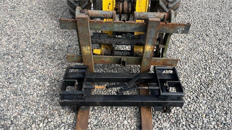 Kramer 750T Allrad med pallegafler og adabter. Med telesk - Kloubový nakladač: obrázek 4 Kramer 750T Allrad med pallegafler og adabter. Med telesk - Kloubový nakladač: obrázek 4