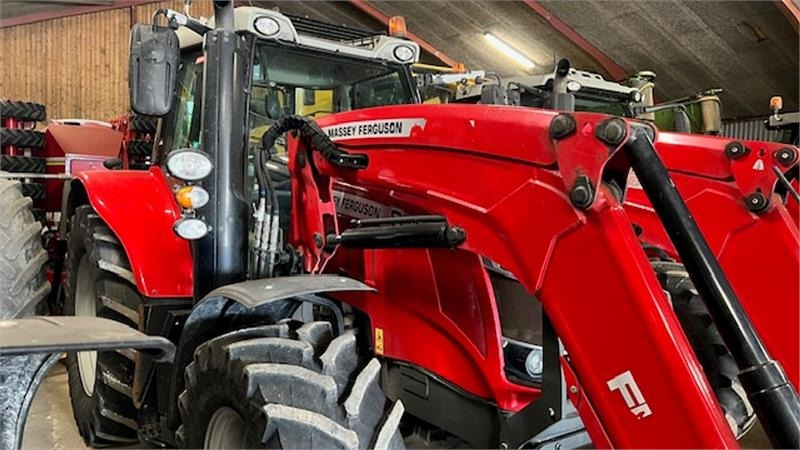 Massey Ferguson 6715 S Med front læsser. Læsser er meget lidt brug - Traktor: obrázek 3 Massey Ferguson 6715 S Med front læsser. Læsser er meget lidt brug - Traktor: obrázek 3