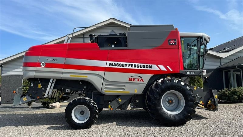Massey Ferguson 7370 BETA. Gårdmaskine med kun 1080 motortimer. Me - Sklízecí mlátička: obrázek 2 Massey Ferguson 7370 BETA. Gårdmaskine med kun 1080 motortimer. Me - Sklízecí mlátička: obrázek 2