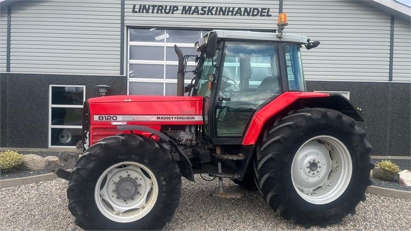 Massey Ferguson 8120 DYNA 4 Med frontlift - Traktor: obrázek 1 Massey Ferguson 8120 DYNA 4 Med frontlift - Traktor: obrázek 1