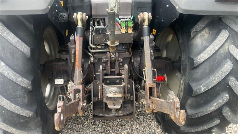 Massey Ferguson 8120 DYNA 4 Med frontlift - Traktor: obrázek 5 Massey Ferguson 8120 DYNA 4 Med frontlift - Traktor: obrázek 5