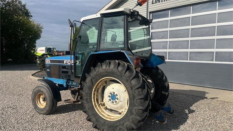New Holland 5640 SL Dualpower - Traktor: obrázek 3 New Holland 5640 SL Dualpower - Traktor: obrázek 3