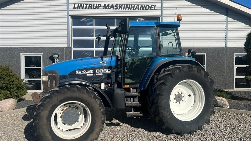 New Holland 8360 med 4stk fabriksnye dæk til. Super stærk tra - Traktor: obrázek 1 New Holland 8360 med 4stk fabriksnye dæk til. Super stærk tra - Traktor: obrázek 1