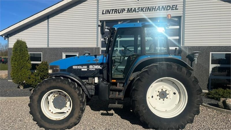 New Holland 8360 med 4stk fabriksnye dæk til. Super stærk tra - Traktor: obrázek 5 New Holland 8360 med 4stk fabriksnye dæk til. Super stærk tra - Traktor: obrázek 5