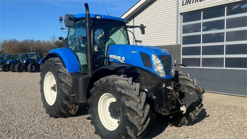 Traktor New Holland T7.270 AutoCommand med frontlift: obrázek 11