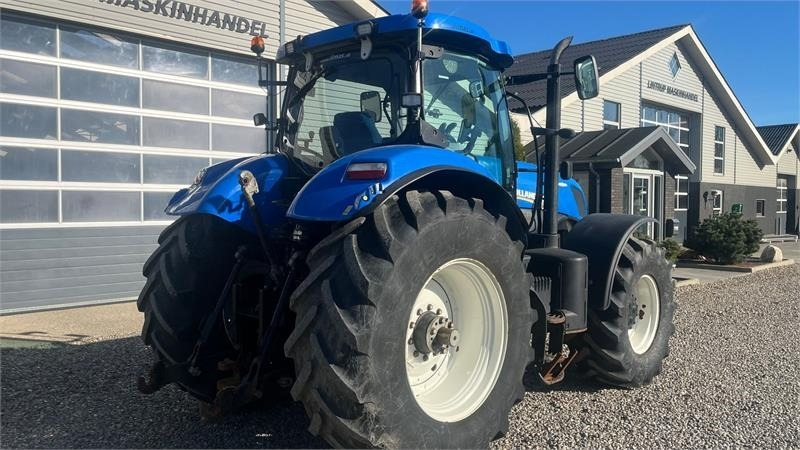 Traktor New Holland T7.270 AutoCommand med frontlift: obrázek 8