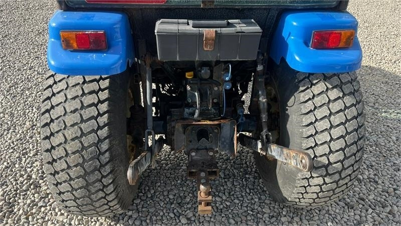 New Holland TC35DA Hydrostat  - Traktor: obrázek 4 New Holland TC35DA Hydrostat  - Traktor: obrázek 4