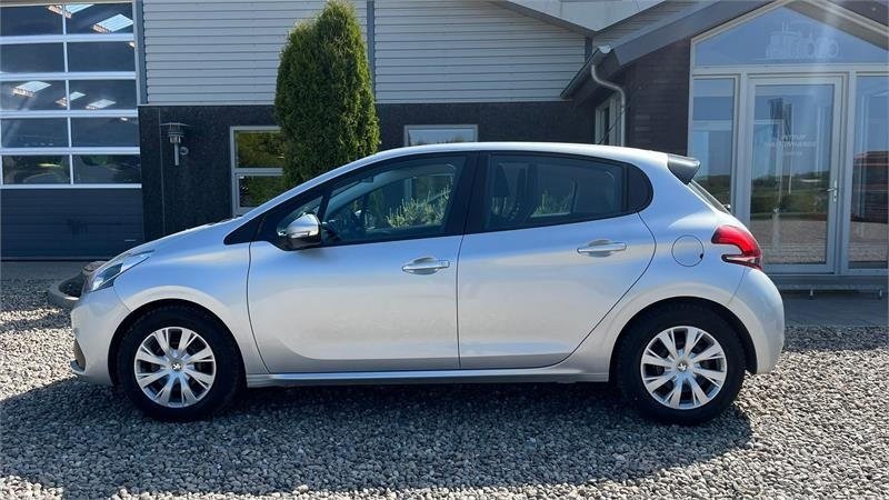 Peugeot 208 1,6 BlueHDi 100 Active Van 5d. NYSYNET og KUN - Minibus, Mikrobus: obrázek 4 Peugeot 208 1,6 BlueHDi 100 Active Van 5d. NYSYNET og KUN - Minibus, Mikrobus: obrázek 4