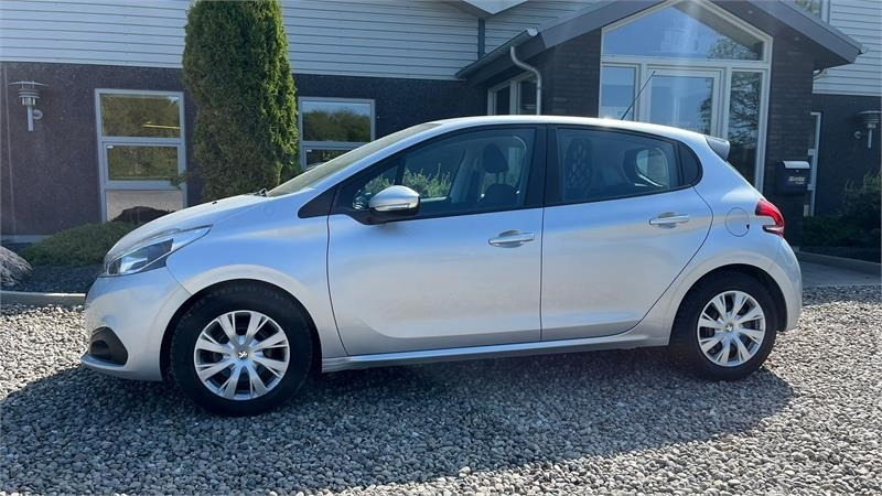 Peugeot 208 1,6 BlueHDi 100 Active Van 5d. NYSYNET og KUN - Minibus, Mikrobus: obrázek 1 Peugeot 208 1,6 BlueHDi 100 Active Van 5d. NYSYNET og KUN - Minibus, Mikrobus: obrázek 1