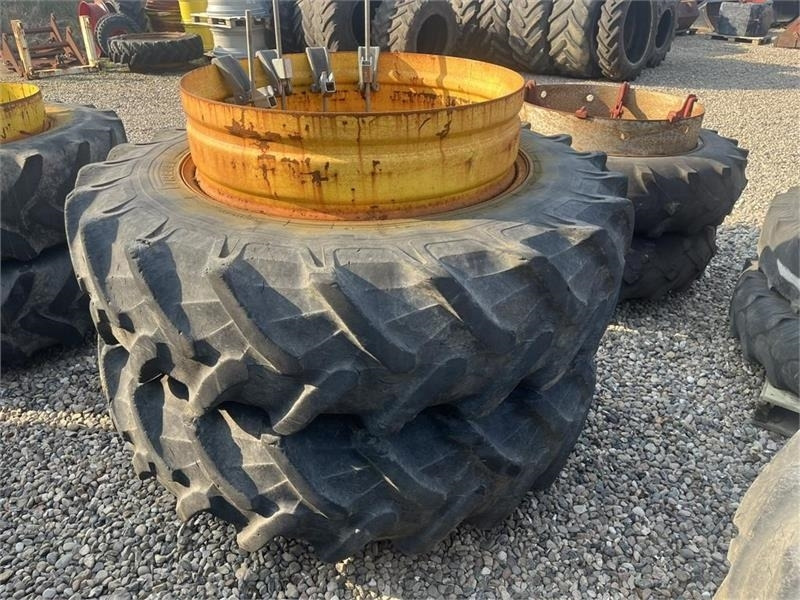 Kompletní kolo pro Zemědělská technika Pirelli 16.9-38 Gul med ring og 4 MD+ låse: obrázek 1