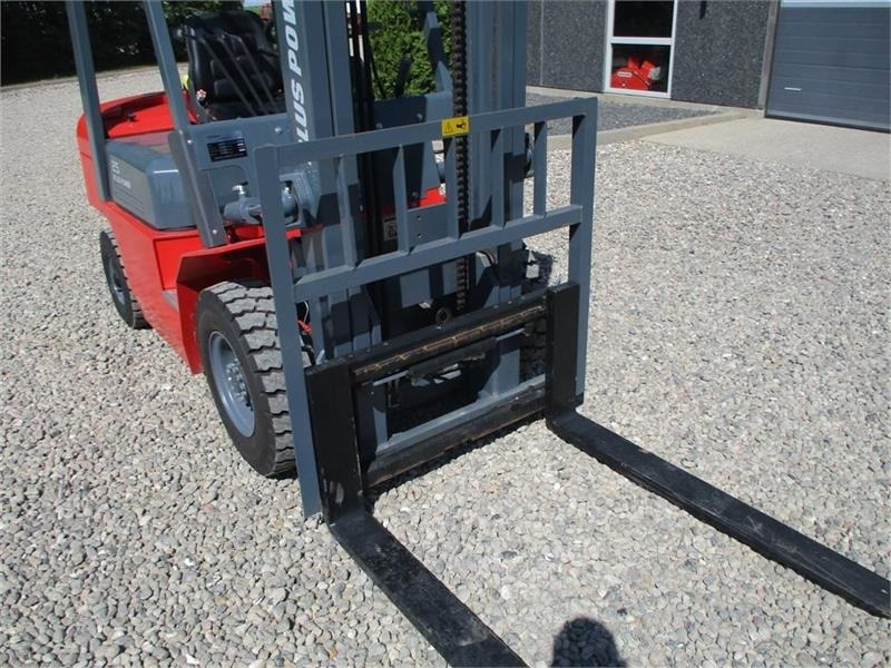 PlusPower 25 2500kg truck, med hydraulisk sideskif - Dieselový vysokozdvižný vozík: obrázek 3 PlusPower 25 2500kg truck, med hydraulisk sideskif - Dieselový vysokozdvižný vozík: obrázek 3