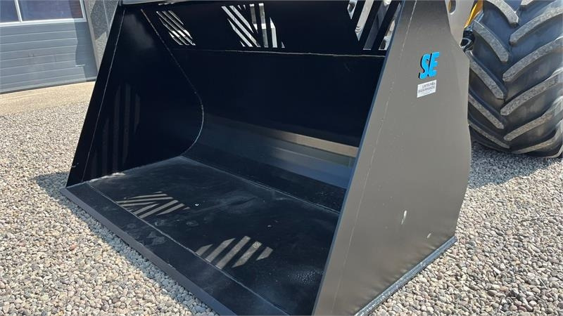 SE AB 4m3 skovl med Volvo beslag på. Den er 2.75m  - Lžíce pro Stavební technika: obrázek 3 SE AB 4m3 skovl med Volvo beslag på. Den er 2.75m  - Lžíce pro Stavební technika: obrázek 3