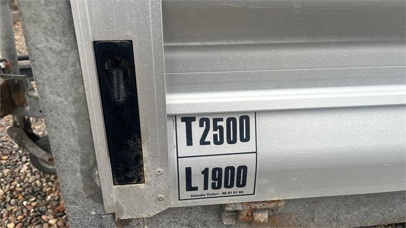 Selandia Maskintrailer med vip og rampe med hydrau - Přívěs plato/ Valník: obrázek 5 Selandia Maskintrailer med vip og rampe med hydrau - Přívěs plato/ Valník: obrázek 5