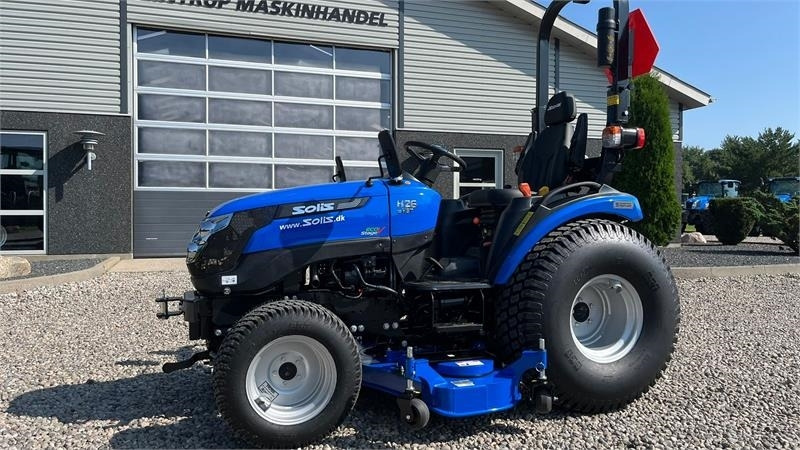 Solis 26 HST Hydrostat Turf hjul og klipperbord - Komunální traktor: obrázek 2 Solis 26 HST Hydrostat Turf hjul og klipperbord - Komunální traktor: obrázek 2