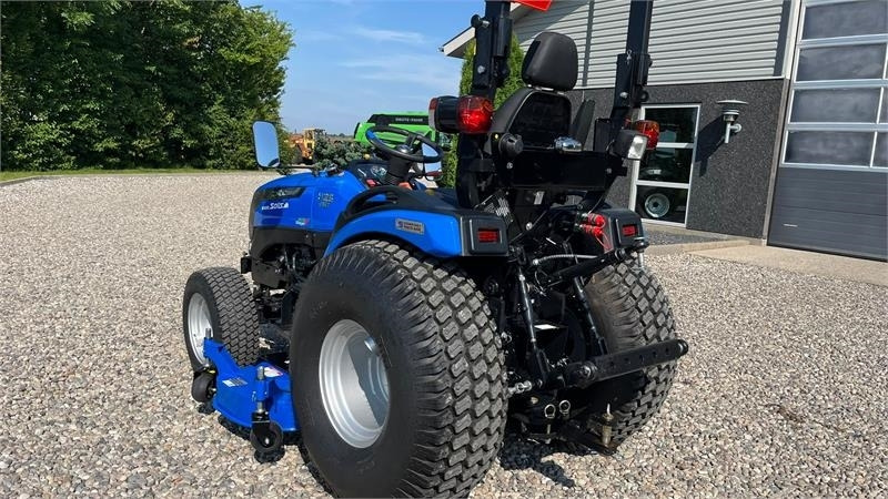 Solis 26 HST Hydrostat Turf hjul og klipperbord - Komunální traktor: obrázek 5 Solis 26 HST Hydrostat Turf hjul og klipperbord - Komunální traktor: obrázek 5