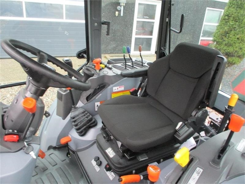 Solis 60 Med frontlift og frontPTO - Traktor: obrázek 5 Solis 60 Med frontlift og frontPTO - Traktor: obrázek 5