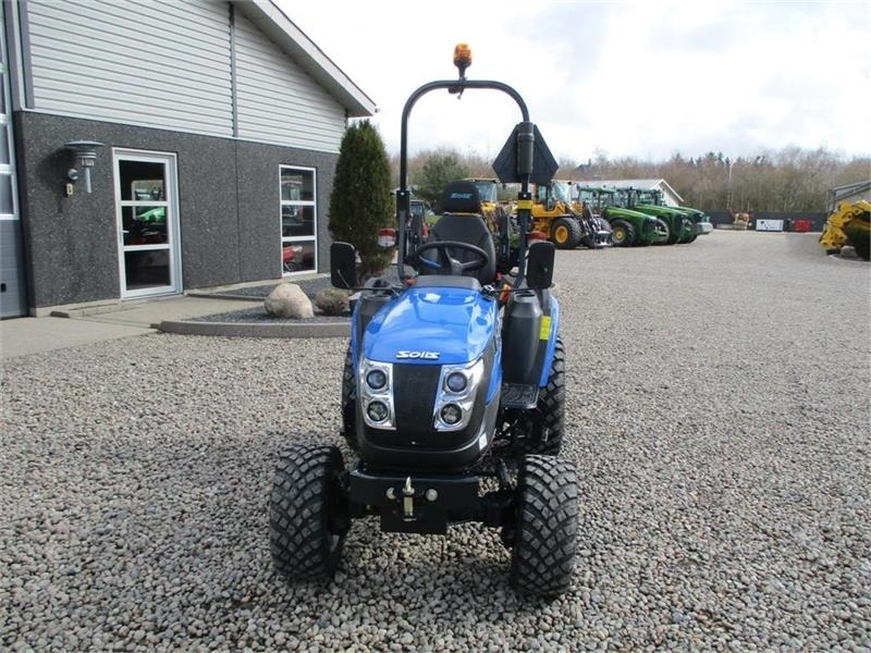 Solis H26 HST Garden Pro Dæk - Komunální traktor: obrázek 4 Solis H26 HST Garden Pro Dæk - Komunální traktor: obrázek 4