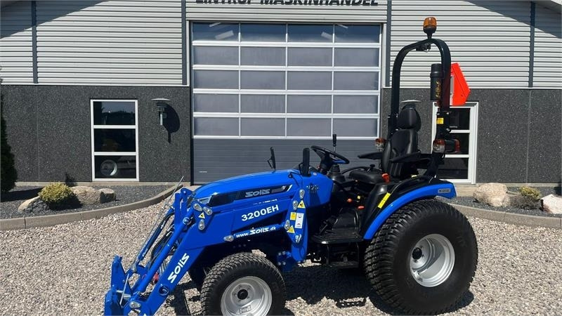 Solis H26 HST Turfdæk og Frontlæsser - Komunální traktor: obrázek 1 Solis H26 HST Turfdæk og Frontlæsser - Komunální traktor: obrázek 1