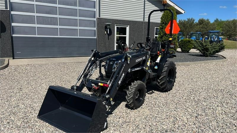Solis S26 6+2 gearmaskine Limited Edition i sort med bre - Komunální traktor: obrázek 2 Solis S26 6+2 gearmaskine Limited Edition i sort med bre - Komunální traktor: obrázek 2
