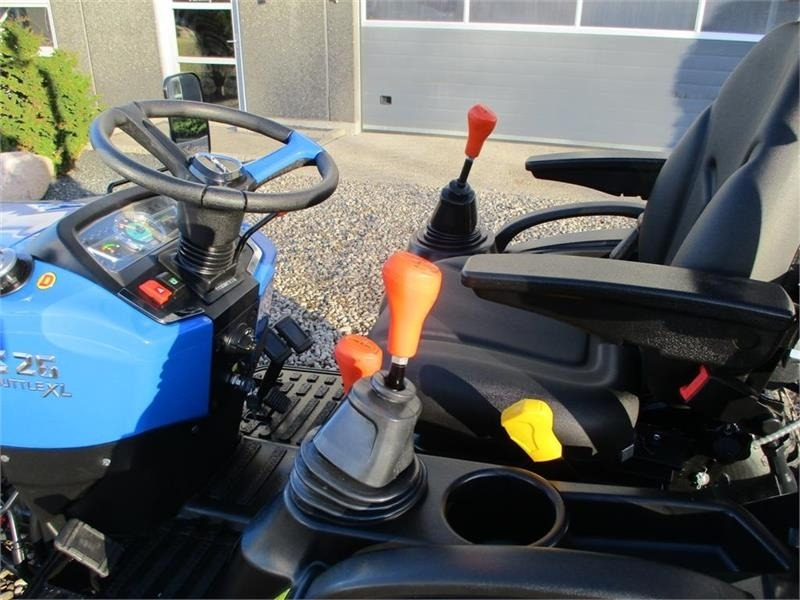 Solis S26 Shuttle XL 9+9 med store brede Turf hjul på ti - Traktor: obrázek 4 Solis S26 Shuttle XL 9+9 med store brede Turf hjul på ti - Traktor: obrázek 4
