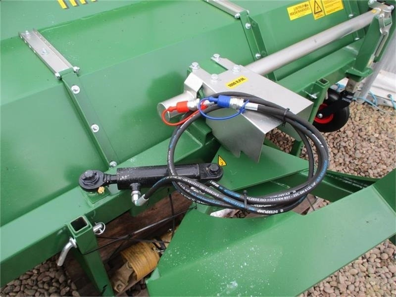 Thyregod TK 2300 TK2300 Med hydraulisk sving og PTO-træk - Zametač pro Zemědělská technika: obrázek 4 Thyregod TK 2300 TK2300 Med hydraulisk sving og PTO-træk - Zametač pro Zemědělská technika: obrázek 4