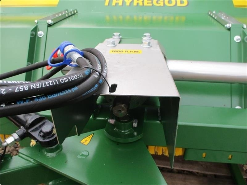 Thyregod TK 2300 TK2300 Med hydraulisk sving og PTO-træk - Zametač pro Zemědělská technika: obrázek 5 Thyregod TK 2300 TK2300 Med hydraulisk sving og PTO-træk - Zametač pro Zemědělská technika: obrázek 5
