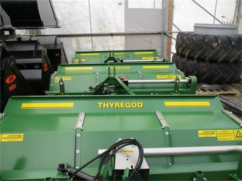 Thyregod TK 2300 TK2300 Med hydraulisk sving og PTO-træk - Zametač pro Zemědělská technika: obrázek 3 Thyregod TK 2300 TK2300 Med hydraulisk sving og PTO-træk - Zametač pro Zemědělská technika: obrázek 3