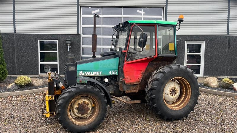 Valmet 455 Med en slags frontlift - Traktor: obrázek 1 Valmet 455 Med en slags frontlift - Traktor: obrázek 1