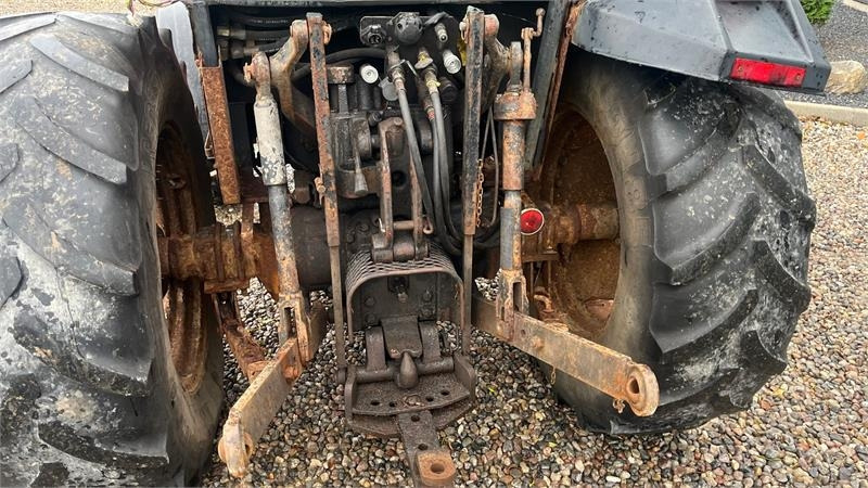 Valmet 455 Med en slags frontlift - Traktor: obrázek 4 Valmet 455 Med en slags frontlift - Traktor: obrázek 4