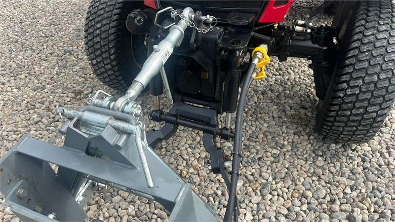 Yanmar YT 235H 4WD Snow Edition med sneplov og spreder - Traktor: obrázek 4 Yanmar YT 235H 4WD Snow Edition med sneplov og spreder - Traktor: obrázek 4