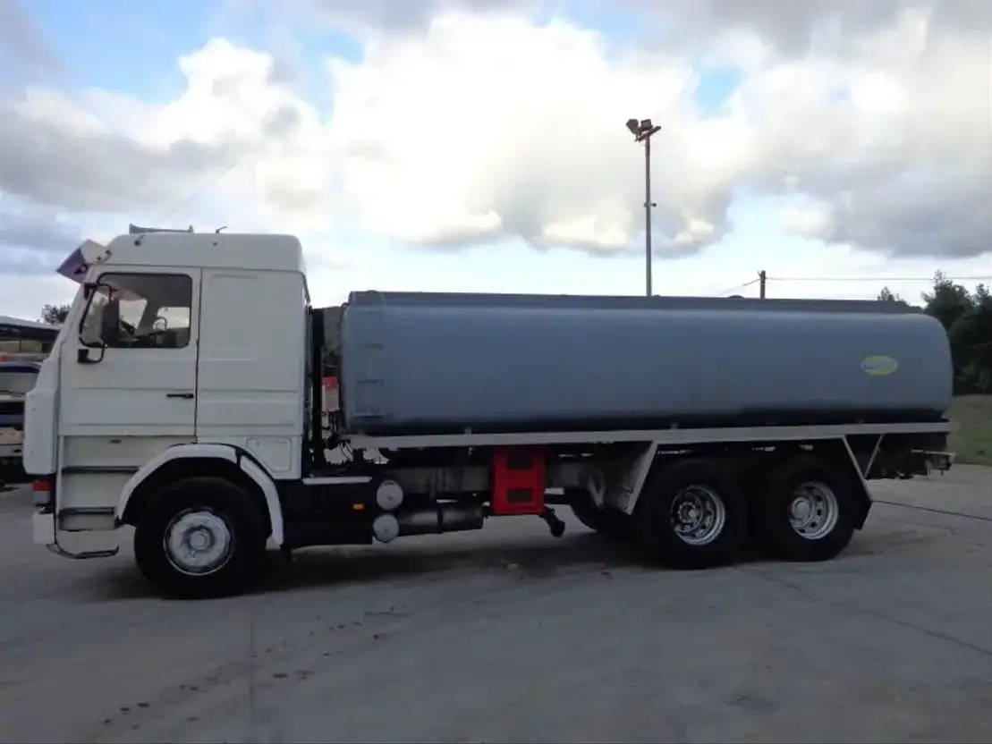 Scania R143-470 V8 Scania R143HL .470 6X2 Diesel/OIL Tank - Jiná technika: obrázek 3 Scania R143-470 V8 Scania R143HL .470 6X2 Diesel/OIL Tank - Jiná technika: obrázek 3