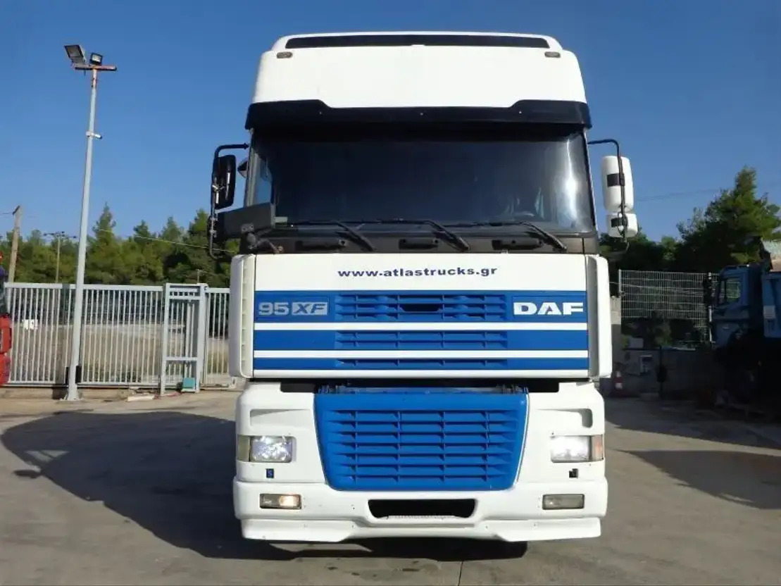 DAF XF 480 DAF XF.480 4X2 Super Space Intarder - Tahač: obrázek 3 DAF XF 480 DAF XF.480 4X2 Super Space Intarder - Tahač: obrázek 3